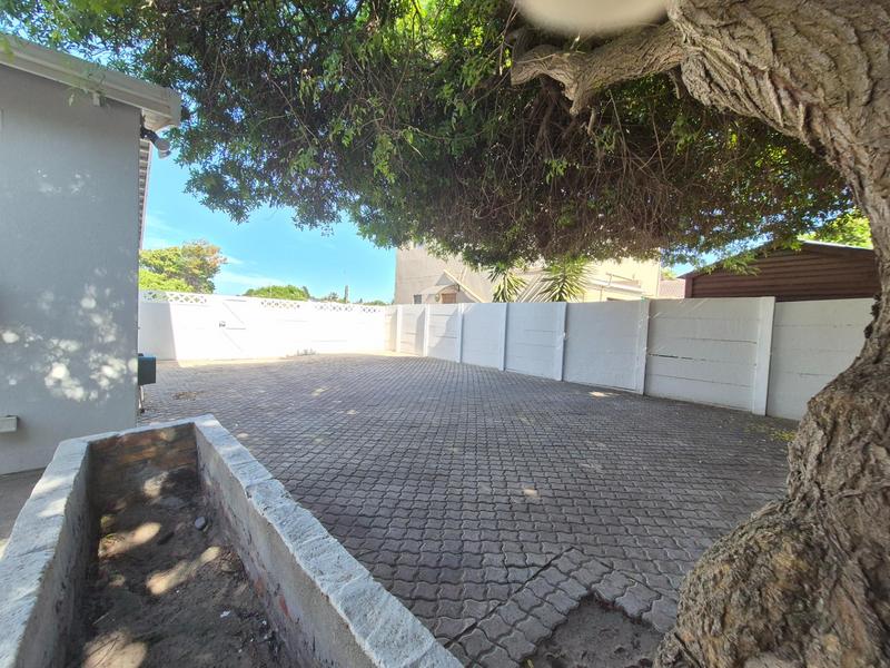 4 Bedroom Property for Sale in Flamingo Vlei Western Cape